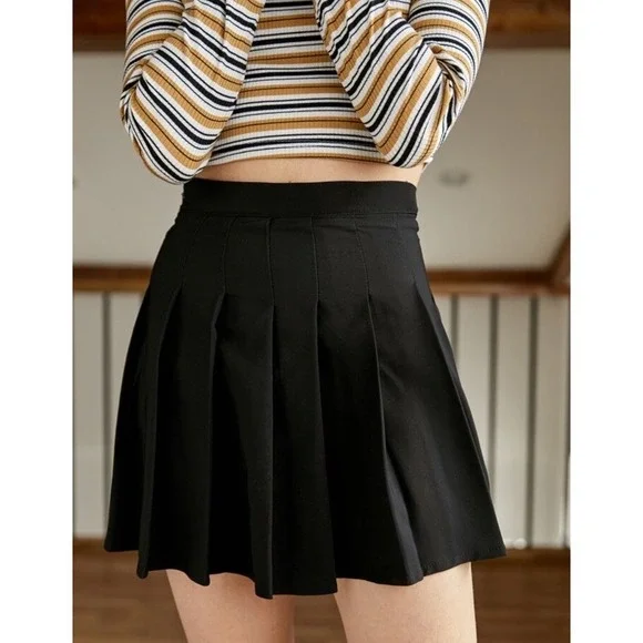 ROMWE Women L Solid Pleated Mini Skirt Black Y2K Trendy Preppy Grunge Goth - Picture 1 of 6